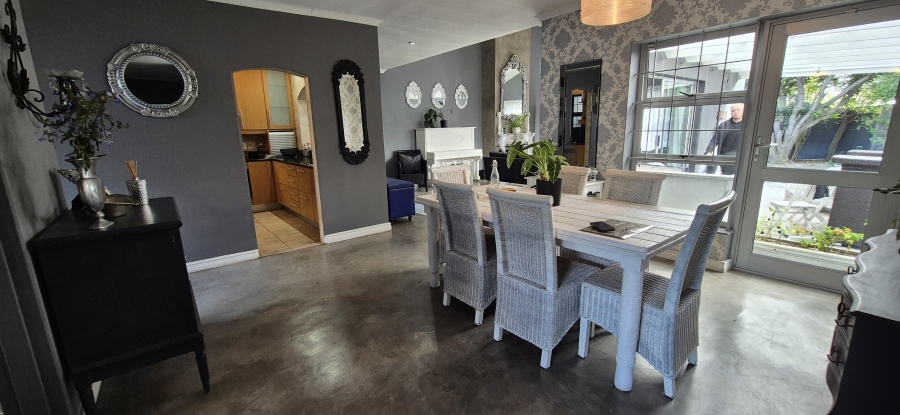 4 Bedroom Property for Sale in Waves Edge Western Cape